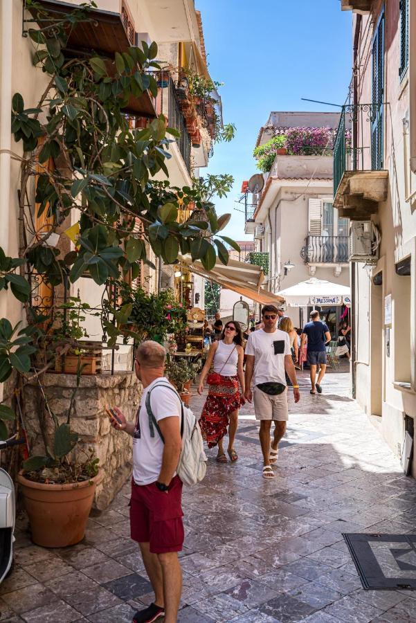 Blondie Taormina Kültér fotó